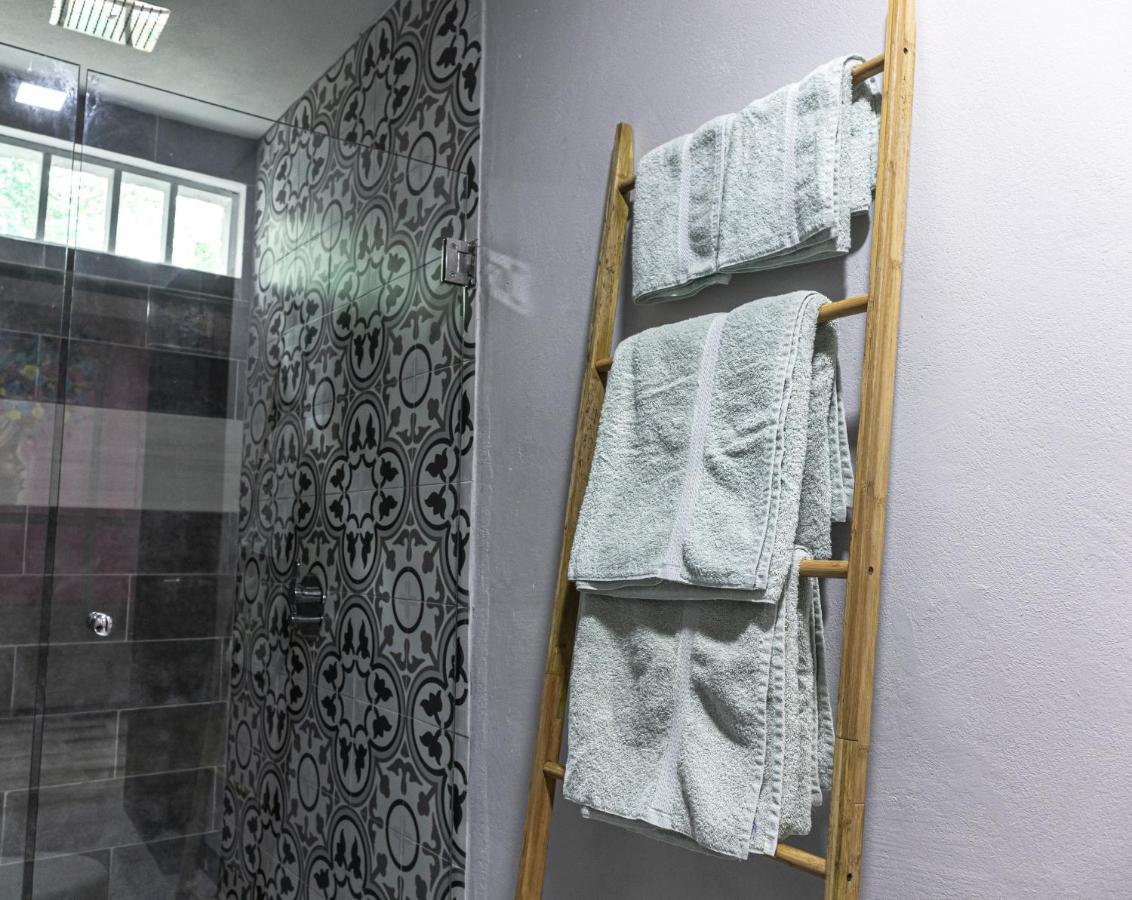Hotel Boutique The Green Jungle House Puerto Viejo de Talamanca 外观 照片